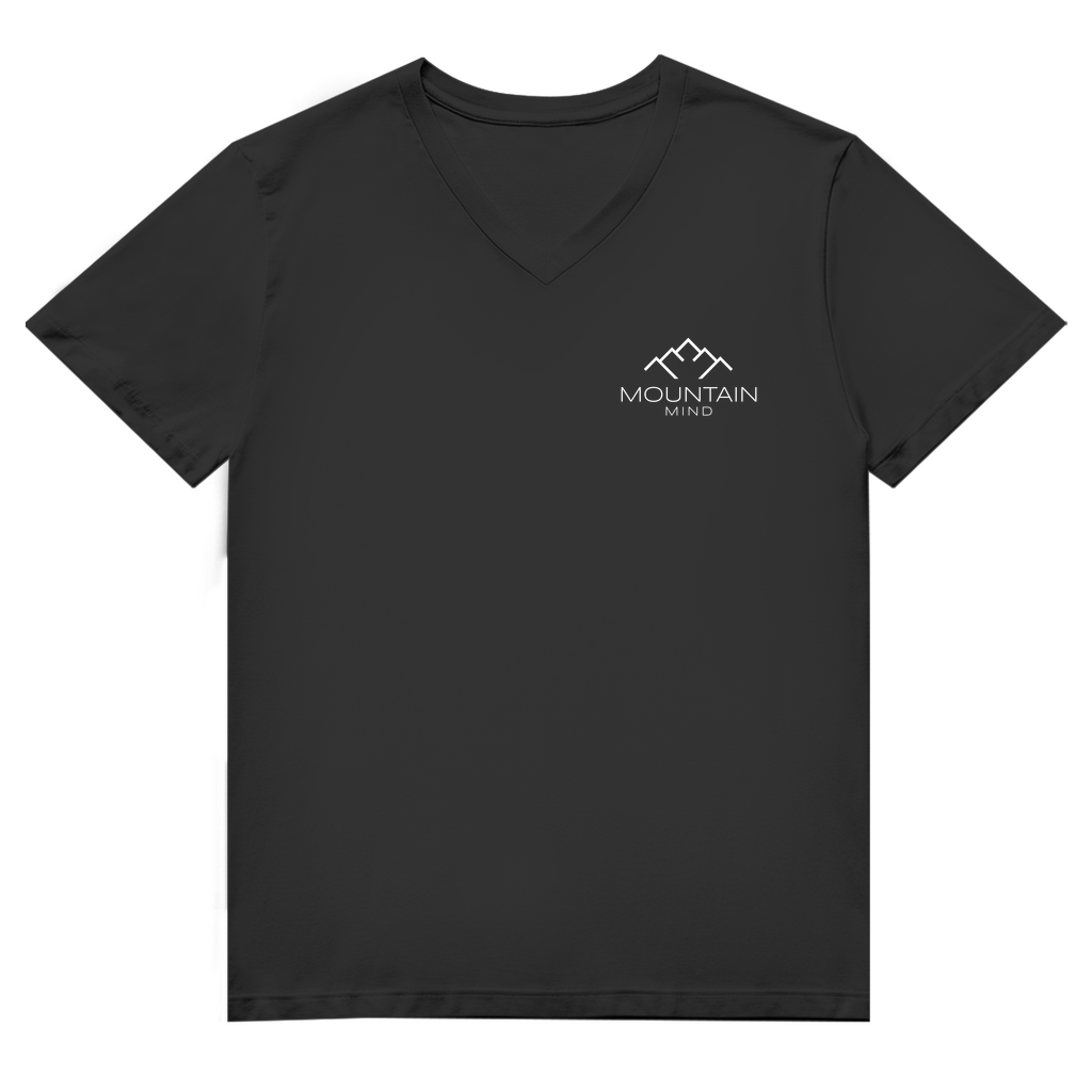 schwarzes V-Neck Tshirt mit kleinem Mountain Mind Logo vorne in weiß auf der Brust