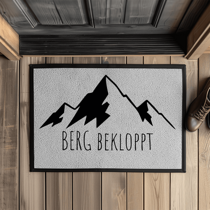 Fußmatte Berg Bekloppt in hell / schwarz